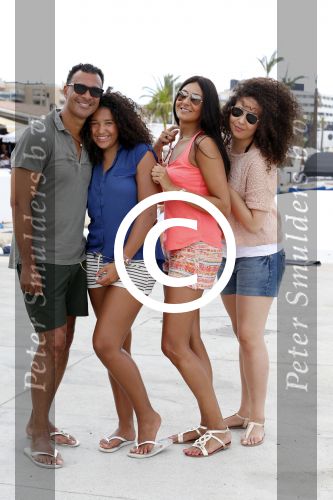 Ibiza 12 juli 2012
Ruud Gullit met zijn dochters Felicity Chermaine Joelle en zoon Maxim Gulli op vakantie op ibiza.
Peter Smulders bv