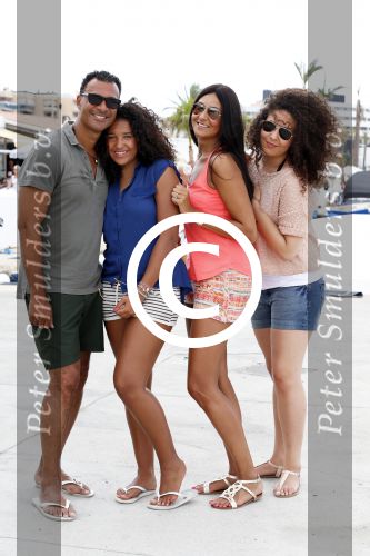 Ibiza 12 juli 2012
Ruud Gullit met zijn dochters Felicity Chermaine Joelle en zoon Maxim Gulli op vakantie op ibiza.
Peter Smulders bv