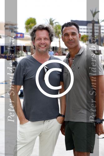Ibiza 12 juli 2012
Ruud Gullit met zijn dochters Felicity Chermaine Joelle en zoon Maxim Gulli op vakantie op ibiza. Ruud met Guido den Aantrekker
Peter Smulders bv