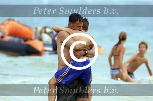 Ibiza 12 juli 2012
Ruud Gullit met zijn dochters Felicity Chermaine Joelle en zoon Maxim Gulli op vakantie op ibiza.
Peter Smulders bv