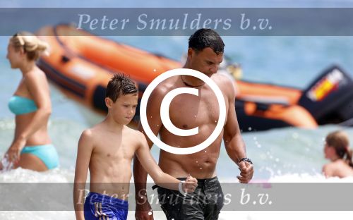 Ibiza 12 juli 2012
Ruud Gullit met zijn dochters Felicity Chermaine Joelle en zoon Maxim Gulli op vakantie op ibiza.
Peter Smulders bv