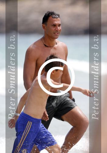 Ibiza 12 juli 2012
Ruud Gullit met zijn dochters Felicity Chermaine Joelle en zoon Maxim Gulli op vakantie op ibiza.
Peter Smulders bv