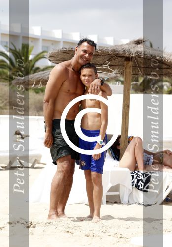 Ibiza 12 juli 2012
Ruud Gullit met zijn dochters Felicity Chermaine Joelle en zoon Maxim Gulli op vakantie op ibiza.
Peter Smulders bv