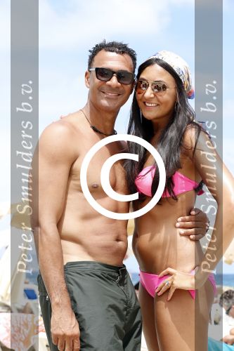 Ibiza 12 juli 2012
Ruud Gullit met zijn dochters Felicity Chermaine Joelle en zoon Maxim Gulli op vakantie op ibiza.
Peter Smulders bv