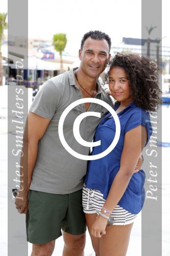Ibiza 12 juli 2012
Ruud Gullit met zijn dochters Felicity Chermaine Joelle en zoon Maxim Gulli op vakantie op ibiza.
Peter Smulders bv