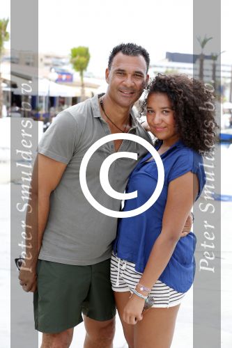 Ibiza 12 juli 2012
Ruud Gullit met zijn dochters Felicity Chermaine Joelle en zoon Maxim Gulli op vakantie op ibiza.
Peter Smulders bv