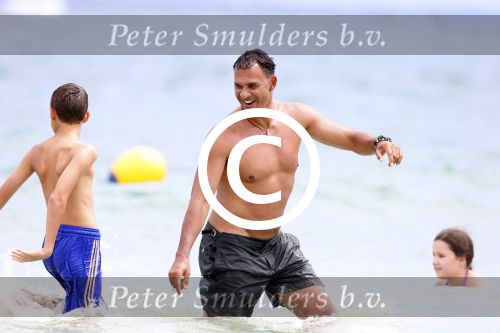 Ibiza 12 juli 2012
Ruud Gullit met zijn dochters Felicity Chermaine Joelle en zoon Maxim Gulli op vakantie op ibiza.
Peter Smulders bv
