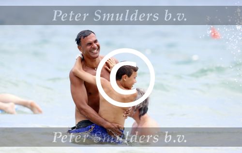 Ibiza 12 juli 2012
Ruud Gullit met zijn dochters Felicity Chermaine Joelle en zoon Maxim Gulli op vakantie op ibiza.
Peter Smulders bv