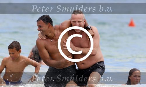 Ibiza 12 juli 2012
Ruud Gullit met zijn dochters Felicity Chermaine Joelle en zoon Maxim Gulli op vakantie op ibiza. Ruud met Gordon
Peter Smulders bv