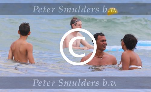 Ibiza 12 juli 2012
Ruud Gullit met zijn dochters Felicity Chermaine Joelle en zoon Maxim Gulli op vakantie op ibiza.
Peter Smulders bv