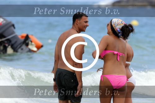 Ibiza 12 juli 2012
Ruud Gullit met zijn dochters Felicity Chermaine Joelle en zoon Maxim Gulli op vakantie op ibiza.
Peter Smulders bv