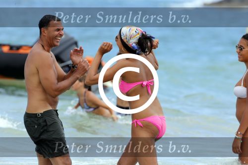 Ibiza 12 juli 2012
Ruud Gullit met zijn dochters Felicity Chermaine Joelle en zoon Maxim Gulli op vakantie op ibiza.
Peter Smulders bv