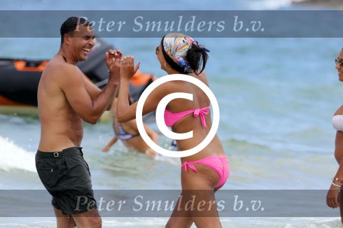 Ibiza 12 juli 2012
Ruud Gullit met zijn dochters Felicity Chermaine Joelle en zoon Maxim Gulli op vakantie op ibiza.
Peter Smulders bv