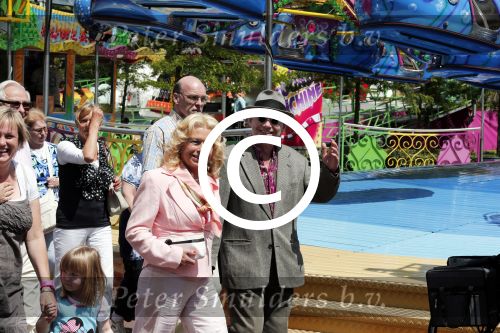 Laren 30 juni 2012
Sjoerd Pleijsier op de kermis van Laren.
Peter Smulders bv