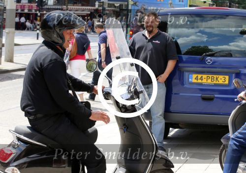 Amsterdam 6 juli 2012
Willem Holleeder op de vespa scooter bij het conservatorium hotel.
Peter Smulders bv