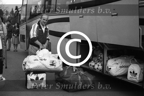 Tokio, 9 December 1988
Training PSV en Guus Hiddink
Jan v Dooren (materiaalman)
Foto Peter Smulders BV