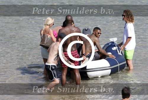 Ibiza 15 juni 2013
Jermain Lens speler van het nederlands elftal op vakantie op ibiza. Jeremain heeft verschillende tatoos.
Peter Smulders bv
