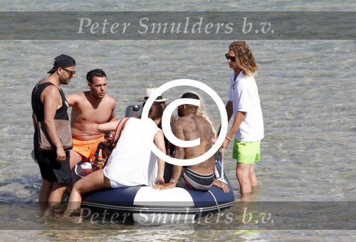Ibiza 15 juni 2013
Jermain Lens speler van het nederlands elftal op vakantie op ibiza. Jeremain heeft verschillende tatoos.
Peter Smulders bv