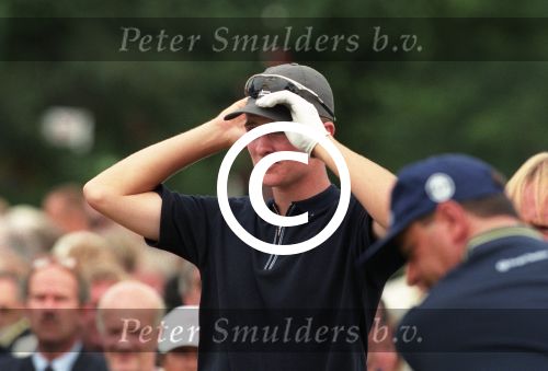 Hilversum, 23 Juli 1998
TNT Dutch Open 1998
De eerste afslag als proffesional Justin Rose op de tee nadat hij enkele dagen daarvoor als 4e was geeindigd op The Open
Foto Peter Smulders BV