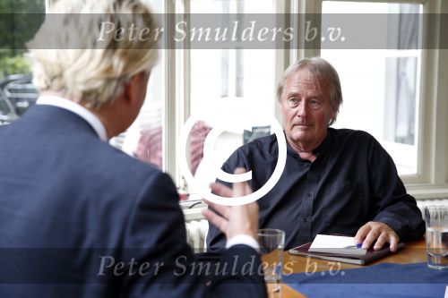 Den Haag 19 juni 2013
Karel Hille interviewt Geert Wilders bij daar waar Karel woont.
Peter Smulders bv