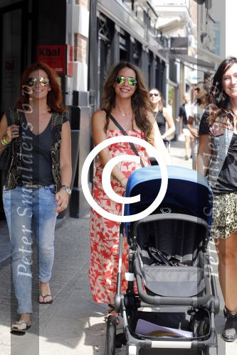 Amsterdam 18 juni 2013
Renee Vervoorn Jasmine Sendar Leontine Borsato en Beertje v Beers tijdens bugaboo event op de pc hooftstraat.
Peter Smulders bv