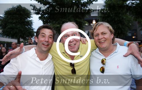 Uden 18 juni 2013
Tros Muziek feest op de markt in Uden. Maarten Vrij (l) met twee vrienden
Peter Smulders bv