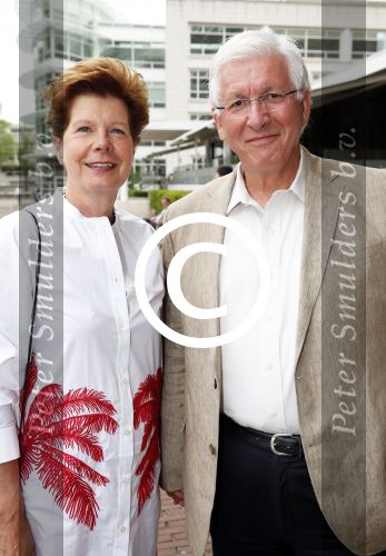 Amsterdam 19 juni 2013
Haringparty in het hilton hotel. Maartje v Weegen met man Joop Daalmeijer
Peter Smulders bv