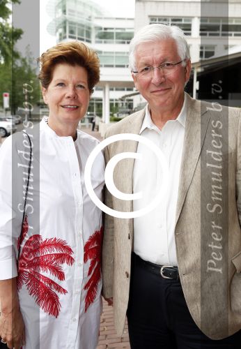 Amsterdam 19 juni 2013
Haringparty in het hilton hotel. Maartje v Weegen met man Joop Daalmeijer
Peter Smulders bv