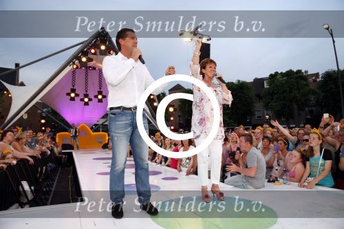 Uden 18 juni 2013
Tros Muziek feest op de markt in Uden. Marianne Weber en Willem Barth
Peter Smulders bv