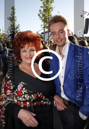 Purmerend 4 juni 2013
Tros Muziekfeest en sterren.nl awards op de markt in Purmerend. imca Marina met nieuwe producer
Peter Smulders bv