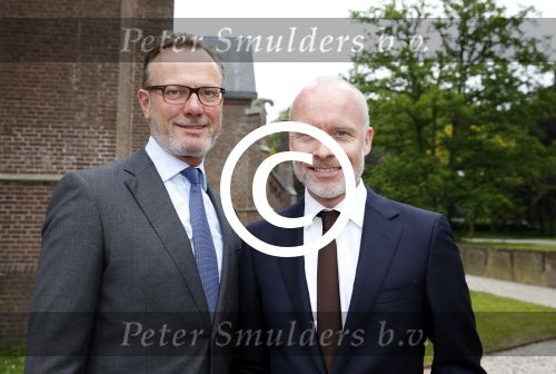 Haarzuilens 12 juni 2013
Haringparty op kasteel de Haar in Haarzuilens. Mart Visser met vriend
Peter Smulders bv
