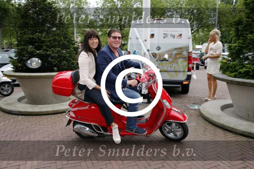 Amsterdam 19 juni 2013
Haringparty in het hilton hotel. Martijn en Amanda Krabbe op vespa scooter
Peter Smulders bv