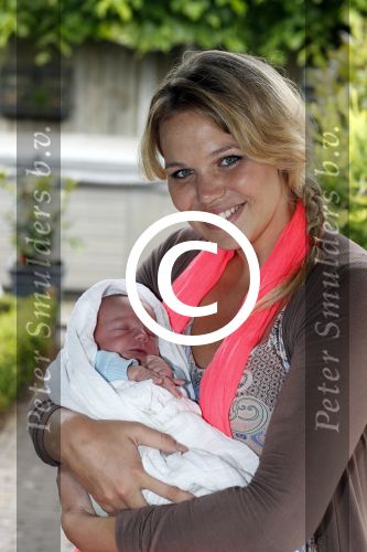 Losser 12 juni 2013
Thomas Berge en Myrthe Mylius met hun pas geboren zoontje Jack.
Peter Smulders bv