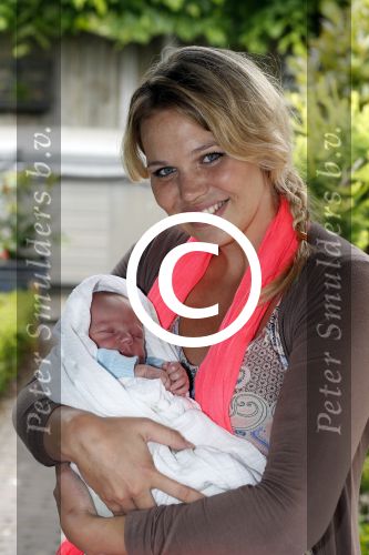Losser 12 juni 2013
Thomas Berge en Myrthe Mylius met hun pas geboren zoontje Jack.
Peter Smulders bv