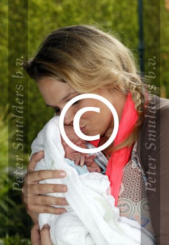 Losser 12 juni 2013
Thomas Berge en Myrthe Mylius met hun pas geboren zoontje Jack.
Peter Smulders bv