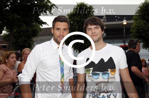Uden 18 juni 2013
Tros Muziek feest op de markt in Uden. Nick Schilder en Simon Keizer
Peter Smulders bv