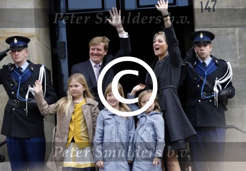Amsterdam, 29 April 2013
Prinses Amalia, Prinses Alexia en Prinses Ariane
en Prinses Maxima en Prins willem Alexander
Foto Peter Smulders BV