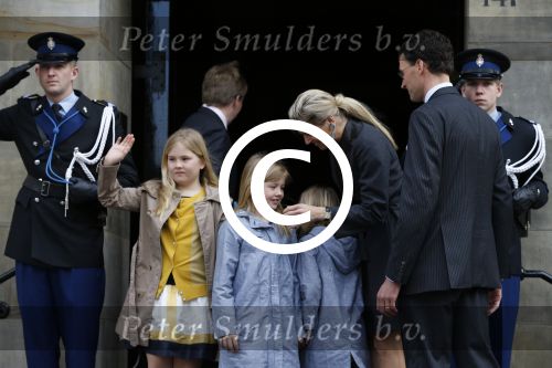 Amsterdam, 29 April 2013
Prinses Amalia, Prinses Alexia en Prinses Ariane
en Prinses Maxima en Prins willem Alexander
Foto Peter Smulders BV