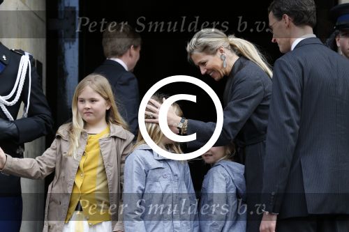 Amsterdam, 29 April 2013
Prinses Amalia, Prinses Alexia en Prinses Ariane
en Prinses Maxima en Prins willem Alexander
Foto Peter Smulders BV