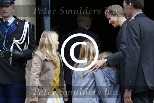 Amsterdam, 29 April 2013
Prinses Amalia, Prinses Alexia en Prinses Ariane
en Prinses Maxima en Prins willem Alexander
Foto Peter Smulders BV