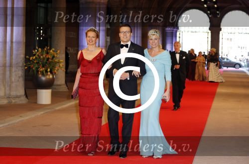 Amsterdam, 29 April 2013
Vertrek Kon. familie vanuit Paleis op de Dam naar het diner in het Rijksmuseum
Prinses Mabel en Prins Constatijn
Foto Peter Smulders BV