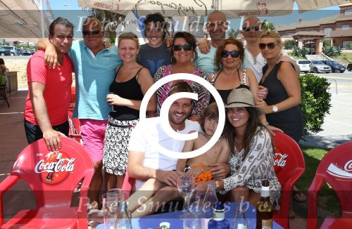 Sevilla, 19 en 20 Juni 2013
Rafel v d Vaart met zijn vriendin Sabia Boulahrouz en hun drie kinderen
Damian v d Vaart, Amaya Boulahrouz en Daamin Boulahrouz op het strand en bij hun hotel voor hun gezamelijk eerste vakantie samen.
Foto Peter Smulders BV
