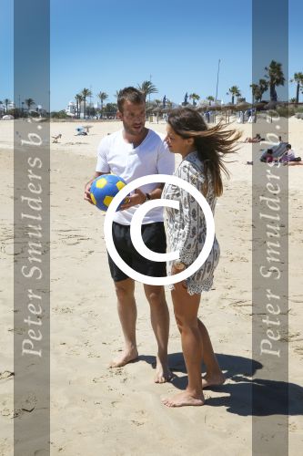Sevilla, 19 en 20 Juni 2013
Rafel v d Vaart met zijn vriendin Sabia Boulahrouz en hun drie kinderen
Damian v d Vaart, Amaya Boulahrouz en Daamin Boulahrouz op het strand en bij hun hotel voor hun gezamelijk eerste vakantie samen.
Foto Peter Smulders BV