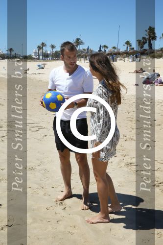 Sevilla, 19 en 20 Juni 2013
Rafel v d Vaart met zijn vriendin Sabia Boulahrouz en hun drie kinderen
Damian v d Vaart, Amaya Boulahrouz en Daamin Boulahrouz op het strand en bij hun hotel voor hun gezamelijk eerste vakantie samen.
Foto Peter Smulders BV