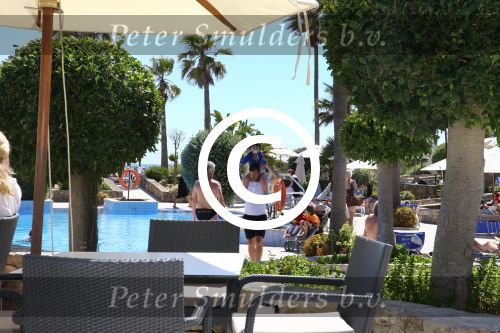Sevilla, 19 en 20 Juni 2013
Rafel v d Vaart met zijn vriendin Sabia Boulahrouz en hun drie kinderen
Damian v d Vaart, Amaya Boulahrouz en Daamin Boulahrouz op het strand en bij hun hotel voor hun gezamelijk eerste vakantie samen.
Foto Peter Smulders BV