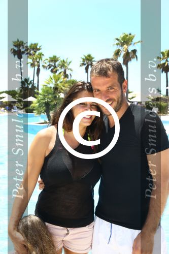 Sevilla, 19 en 20 Juni 2013
Rafel v d Vaart met zijn vriendin Sabia Boulahrouz en hun drie kinderen
Damian v d Vaart, Amaya Boulahrouz en Daamin Boulahrouz op het strand en bij hun hotel voor hun gezamelijk eerste vakantie samen.
Foto Peter Smulders BV