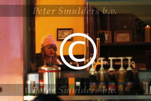Amsterdam 22 juni 2013
Zangeres Rihanna in coffeeshop de greenhouse in amsterdam en daarna bij het Amstel hotel.
Peter Smulders bv