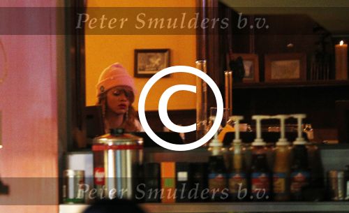 Amsterdam 22 juni 2013
Zangeres Rihanna in coffeeshop de greenhouse in amsterdam en daarna bij het Amstel hotel.
Peter Smulders bv