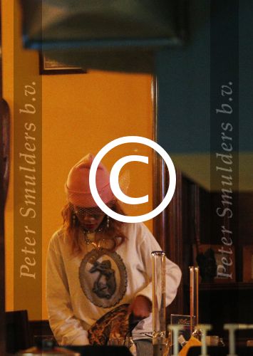 Amsterdam 22 juni 2013
Zangeres Rihanna in coffeeshop de greenhouse in amsterdam en daarna bij het Amstel hotel.
Peter Smulders bv