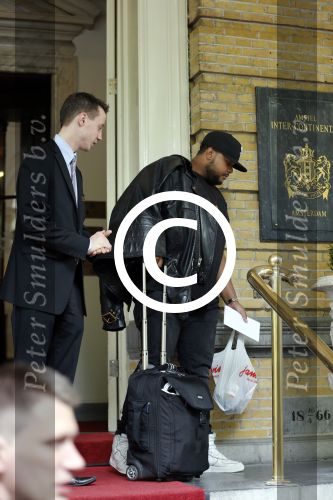 Amsterdam 26 juni 2013
Rihanna vertrekt bij het amstel hotel na haar concerten in het ziggo dome. Ze ging met de tourbus naar Keulen.
Peter Smulders bv